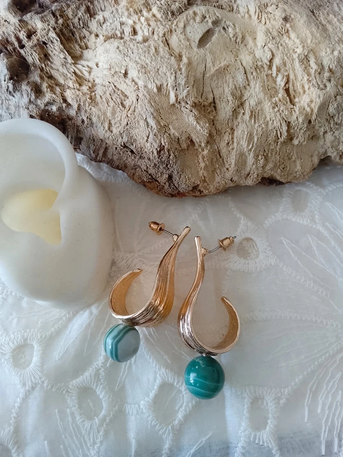 Boucles d'oreilles bohèmes a ier inoxydable et pierres naturelles agate vertes – photo 2